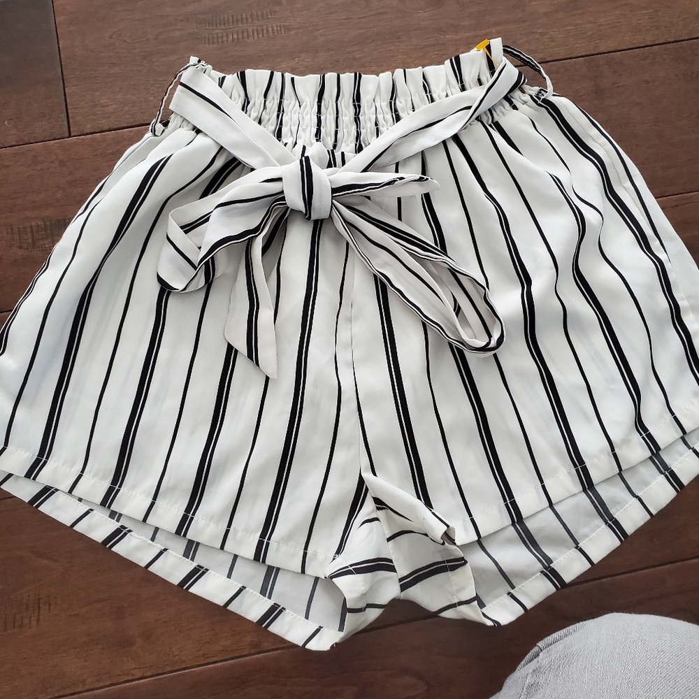 Zaful Black and White Striped High Waist Shorts Size 4 Super Light
